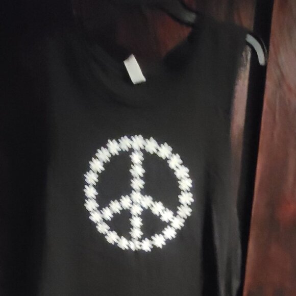 very important tee district L/XL READ DESCRIP - Picture 1 of 2